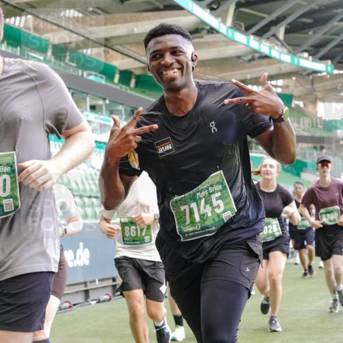13.09.2026 - 21. swb-Marathon Bremen Michael Burmester http://msf.ph/oto/10464612 13.09.2026 13:13:01 Laufen im Stadion 118, 183, 270, 278, 349, 514, 576, 600, 695, 702, 703, 843, 933, 950, 1005, 1113, 1143, 1226, 1286, 1334, 1426, 1435, 1596, 1641, 1849, 1851, 1936, 1991, 2005, 2035, 2079, 2248, 2264, 2336, 2375, 2377, 2387, 2398, 2426, 2439, 2457, 2461, 2478, 2505, 2612, 2659, 2665, 2673, 2684, 2765, 2773, 2792, 2815, 2816, 2822, 2850, 2860, 2884, 2895, 2907, 2921, 2963, 2966, 2972, 2975, 2976, 3016, 3027, 3079, 3143, 3155, 3209, 3253, 3277, 3293, 3308, 3313, 3328, 3349, 3434 meine-sportfotos.de