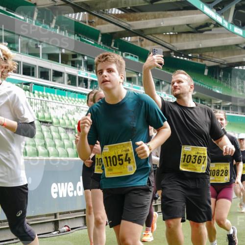 13.09.2026 - 21. swb-Marathon Bremen Michael Burmester http://msf.ph/oto/10464739 13.09.2026 10:35:15 Laufen im Stadion 10093, 10144, 10147, 10152, 10157, 10173, 10175, 10177, 10181, 10182, 10185, 10195, 10240, 10245, 10254, 10306, 10309, 10355, 10356, 10357, 10367, 10368, 10369, 10377, 10409, 10415, 10427, 10460, 10473, 10477, 10485, 10492, 10528, 10559, 10604, 10617, 10636, 10639, 10668, 10669, 10671, 10672, 10677, 10699, 10700, 10715, 10828, 10857, 10914, 10928, 11126, 11162, 11343, 11803, 11965, 10146, 10222 meine-sportfotos.de
