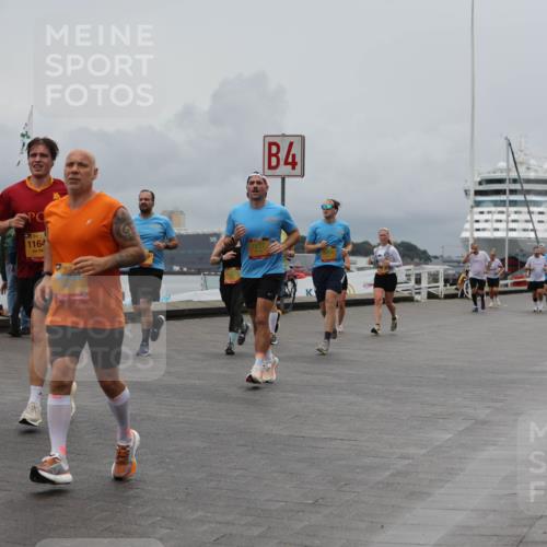 13.09.2026 - Kiel Lauf Andreas Tolksdorf http://msf.ph/oto/10464772 13.09.2026 12:05:06 Kiellinie 1, 34, 1164, 4, 3 meine-sportfotos.de