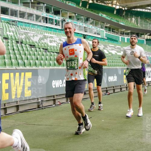 13.09.2026 - 21. swb-Marathon Bremen Michael Burmester http://msf.ph/oto/10464779 13.09.2026 12:56:19 Laufen im Stadion 205, 307, 388, 411, 431, 465, 495, 655, 769, 854, 857, 876, 913, 926, 948, 1058, 1130, 1197, 1390, 1537, 1599, 1601, 1645, 1750, 1972, 2001, 2040, 2122, 2125, 2234, 2251, 2260, 2319, 2383, 2473, 2493, 2535, 2604, 2634, 2640, 2671, 2761, 2812, 2948, 3057, 3078, 3119, 3175, 3192, 3202, 3246, 3290, 3346, 3348, 3411, 3450, 3458, 3508, 3514, 3634, 3706, 3716, 3760, 3813, 3836, 4135, 4137, 4171, 4413, 4455, 4479, 4733, 5277, 5430, 5530, 6106, 2498, 3085 meine-sportfotos.de