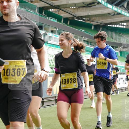 13.09.2026 - 21. swb-Marathon Bremen Michael Burmester http://msf.ph/oto/10464861 13.09.2026 10:35:17 Laufen im Stadion 10093, 10144, 10147, 10152, 10157, 10173, 10175, 10177, 10181, 10182, 10185, 10195, 10240, 10245, 10254, 10263, 10306, 10309, 10355, 10356, 10357, 10367, 10368, 10369, 10377, 10409, 10415, 10427, 10460, 10473, 10477, 10481, 10485, 10492, 10528, 10559, 10604, 10617, 10636, 10639, 10668, 10669, 10671, 10672, 10677, 10699, 10700, 10715, 10828, 10857, 10914, 10928, 11126, 11162, 11343, 11803, 11965, 10146, 10222 meine-sportfotos.de