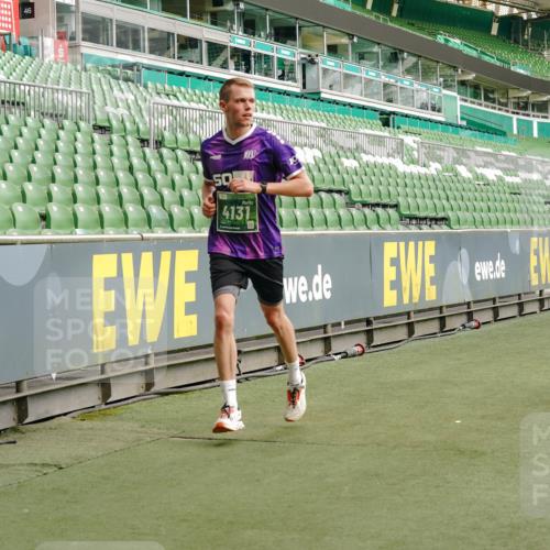 13.09.2026 - 21. swb-Marathon Bremen Michael Burmester http://msf.ph/oto/10464936 13.09.2026 12:56:22 Laufen im Stadion 205, 307, 388, 411, 431, 465, 495, 655, 769, 854, 857, 876, 913, 926, 948, 1058, 1130, 1197, 1390, 1537, 1601, 1645, 1750, 1900, 1972, 2001, 2040, 2051, 2075, 2122, 2125, 2234, 2251, 2260, 2319, 2473, 2493, 2535, 2604, 2634, 2640, 2671, 2761, 2812, 2948, 3057, 3078, 3119, 3192, 3202, 3246, 3290, 3346, 3348, 3411, 3450, 3458, 3508, 3514, 3634, 3706, 3716, 3760, 3813, 3836, 4135, 4137, 4171, 4413, 4455, 4479, 4733, 5277, 5430, 5530, 6106, 2498, 3085 meine-sportfotos.de