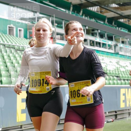 13.09.2026 - 21. swb-Marathon Bremen Michael Burmester http://msf.ph/oto/10464950 13.09.2026 10:35:17 Laufen im Stadion 10093, 10144, 10147, 10152, 10157, 10173, 10175, 10177, 10181, 10182, 10185, 10195, 10240, 10245, 10254, 10263, 10306, 10309, 10355, 10356, 10357, 10367, 10368, 10369, 10377, 10409, 10415, 10427, 10460, 10473, 10477, 10481, 10485, 10492, 10528, 10559, 10604, 10617, 10636, 10639, 10668, 10669, 10671, 10672, 10677, 10699, 10700, 10715, 10828, 10857, 10914, 10928, 11126, 11162, 11343, 11803, 11965, 10146, 10222 meine-sportfotos.de