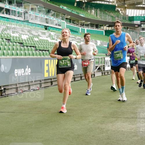 13.09.2026 - 21. swb-Marathon Bremen Michael Burmester http://msf.ph/oto/10465114 13.09.2026 12:56:26 Laufen im Stadion 205, 307, 388, 411, 431, 465, 655, 769, 854, 857, 876, 913, 926, 948, 1058, 1130, 1197, 1537, 1601, 1645, 1750, 1900, 1972, 2001, 2040, 2051, 2075, 2122, 2125, 2251, 2260, 2319, 2473, 2493, 2535, 2604, 2634, 2640, 2671, 2761, 2812, 2948, 3057, 3078, 3119, 3192, 3202, 3246, 3290, 3346, 3348, 3411, 3450, 3458, 3508, 3514, 3634, 3706, 3716, 3760, 3813, 3836, 4135, 4137, 4171, 4316, 4413, 4455, 4479, 4733, 5277, 5430, 5530, 6106, 2498, 3085 meine-sportfotos.de