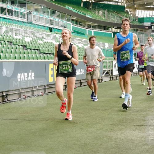 13.09.2026 - 21. swb-Marathon Bremen Michael Burmester http://msf.ph/oto/10465124 13.09.2026 12:56:26 Laufen im Stadion 205, 307, 388, 411, 431, 465, 655, 769, 854, 857, 876, 913, 926, 948, 1058, 1130, 1197, 1537, 1601, 1645, 1750, 1900, 1972, 2001, 2040, 2051, 2075, 2122, 2125, 2251, 2260, 2319, 2473, 2493, 2535, 2604, 2634, 2640, 2671, 2761, 2812, 2948, 3057, 3078, 3119, 3192, 3202, 3246, 3290, 3346, 3348, 3411, 3450, 3458, 3508, 3514, 3634, 3706, 3716, 3760, 3813, 3836, 4135, 4137, 4171, 4316, 4413, 4455, 4479, 4733, 5277, 5430, 5530, 6106, 2498, 3085 meine-sportfotos.de