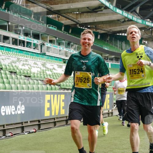 13.09.2026 - 21. swb-Marathon Bremen Michael Burmester http://msf.ph/oto/10465201 13.09.2026 10:35:22 Laufen im Stadion 10093, 10144, 10147, 10152, 10157, 10173, 10175, 10177, 10181, 10182, 10185, 10187, 10195, 10240, 10245, 10254, 10263, 10306, 10309, 10356, 10357, 10367, 10368, 10369, 10377, 10409, 10415, 10427, 10439, 10460, 10473, 10477, 10481, 10485, 10492, 10528, 10559, 10604, 10617, 10636, 10639, 10668, 10669, 10671, 10672, 10677, 10699, 10700, 10715, 10828, 10857, 10914, 10928, 11126, 11162, 11343, 11803, 11965, 10146, 10222 meine-sportfotos.de