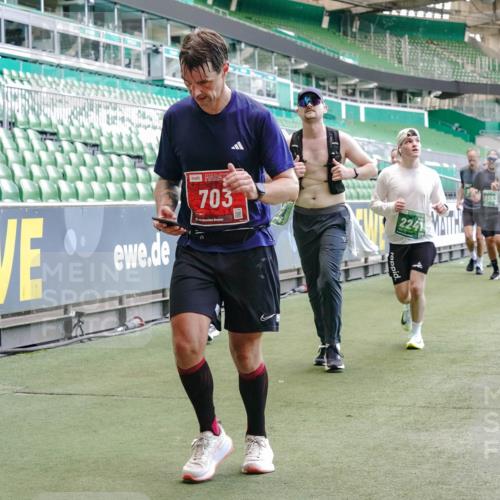 13.09.2026 - 21. swb-Marathon Bremen Michael Burmester http://msf.ph/oto/10465206 13.09.2026 13:13:10 Laufen im Stadion 118, 183, 270, 278, 349, 514, 576, 600, 631, 695, 702, 843, 933, 950, 1005, 1143, 1226, 1286, 1334, 1426, 1435, 1596, 1641, 1849, 1851, 1991, 2005, 2035, 2079, 2248, 2264, 2336, 2375, 2377, 2387, 2398, 2412, 2426, 2439, 2457, 2461, 2478, 2505, 2540, 2612, 2665, 2673, 2684, 2693, 2765, 2773, 2792, 2815, 2816, 2850, 2860, 2884, 2895, 2921, 2963, 2966, 2972, 2975, 3016, 3111, 3143, 3155, 3209, 3253, 3277, 3293, 3304, 3308, 3313, 3349, 3434 meine-sportfotos.de