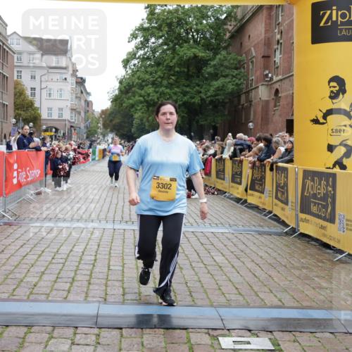 13.09.2026 - Kiel Lauf Yannick Fuchs http://msf.ph/oto/10465265 13.09.2026 09:58:17 Ziel 2014, 3279, 3302, 5524, 5738, 9087, 1296, 2406, 3317, 5688, 6253, 8352, 8853, 2103, 5872, 7415, 12561, 818, 1296, 3317, 4808, 8853, 9998, 10943 meine-sportfotos.de