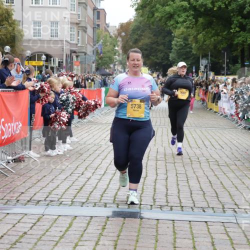 13.09.2026 - Kiel Lauf Yannick Fuchs http://msf.ph/oto/10465285 13.09.2026 09:58:20 Ziel 3302, 5738, 9087, 12561, 1296, 2014, 2406, 3279, 5524, 5688, 6253, 8352, 2103, 5872, 7415, 11463, 818, 1296, 2406, 3317, 4808, 8853, 9998, 10943 meine-sportfotos.de