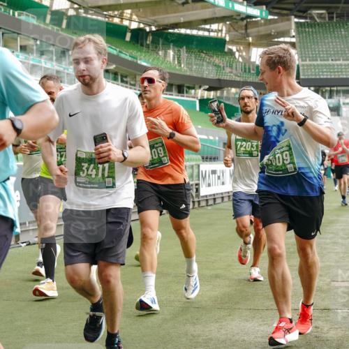 13.09.2026 - 21. swb-Marathon Bremen Michael Burmester http://msf.ph/oto/10465329 13.09.2026 12:56:30 Laufen im Stadion 205, 307, 388, 411, 431, 465, 655, 769, 854, 857, 876, 913, 926, 948, 1058, 1130, 1197, 1537, 1601, 1645, 1750, 1809, 1900, 1972, 2001, 2040, 2051, 2075, 2122, 2251, 2260, 2319, 2473, 2493, 2535, 2604, 2634, 2640, 2671, 2761, 2812, 2948, 3057, 3078, 3119, 3192, 3202, 3290, 3348, 3411, 3450, 3458, 3508, 3514, 3634, 3706, 3716, 3760, 3813, 3836, 4135, 4137, 4171, 4316, 4319, 4413, 4455, 4479, 4733, 5277, 5430, 5530, 6106, 2498, 3085 meine-sportfotos.de