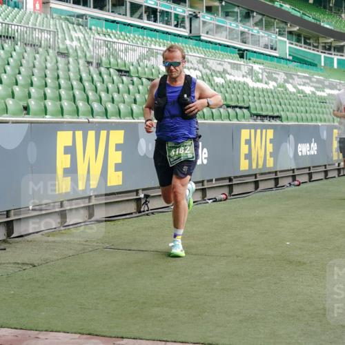 13.09.2026 - 21. swb-Marathon Bremen Michael Burmester http://msf.ph/oto/10465554 13.09.2026 12:56:35 Laufen im Stadion 205, 307, 388, 411, 431, 465, 655, 769, 776, 854, 857, 876, 913, 926, 948, 1058, 1130, 1254, 1537, 1601, 1645, 1750, 1809, 1900, 1972, 2001, 2040, 2051, 2075, 2122, 2260, 2319, 2402, 2473, 2493, 2535, 2604, 2634, 2640, 2671, 2761, 2812, 2904, 2948, 3057, 3078, 3119, 3192, 3202, 3290, 3348, 3411, 3450, 3458, 3508, 3514, 3634, 3706, 3716, 3760, 3813, 3836, 3939, 4135, 4137, 4171, 4316, 4319, 4413, 4455, 4479, 4733, 5277, 5430, 5530, 6106, 2498, 3085 meine-sportfotos.de