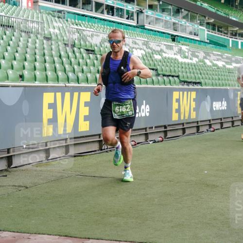 13.09.2026 - 21. swb-Marathon Bremen Michael Burmester http://msf.ph/oto/10465572 13.09.2026 12:56:35 Laufen im Stadion 205, 307, 388, 411, 431, 465, 655, 769, 776, 854, 857, 876, 913, 926, 948, 1058, 1130, 1254, 1537, 1601, 1645, 1750, 1809, 1900, 1972, 2001, 2040, 2051, 2075, 2122, 2260, 2319, 2402, 2473, 2493, 2535, 2604, 2634, 2640, 2671, 2761, 2812, 2904, 2948, 3057, 3078, 3119, 3192, 3202, 3290, 3348, 3411, 3450, 3458, 3508, 3514, 3634, 3706, 3716, 3760, 3813, 3836, 3939, 4135, 4137, 4171, 4316, 4319, 4413, 4455, 4479, 4733, 5277, 5430, 5530, 6106, 2498, 3085 meine-sportfotos.de