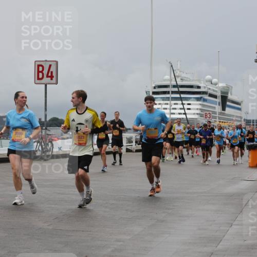 13.09.2026 - Kiel Lauf Andreas Tolksdorf http://msf.ph/oto/10465615 13.09.2026 12:06:35 Kiellinie 3899, 4, 5523, 3 meine-sportfotos.de