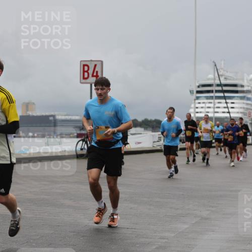 13.09.2026 - Kiel Lauf Andreas Tolksdorf http://msf.ph/oto/10465659 13.09.2026 12:06:37 Kiellinie 5523, 4, 3 meine-sportfotos.de