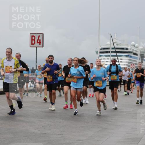 13.09.2026 - Kiel Lauf Andreas Tolksdorf http://msf.ph/oto/10465731 13.09.2026 12:06:44 Kiellinie 1864, 2370, 4, 10595, 3804, 862, 3, 12036 meine-sportfotos.de