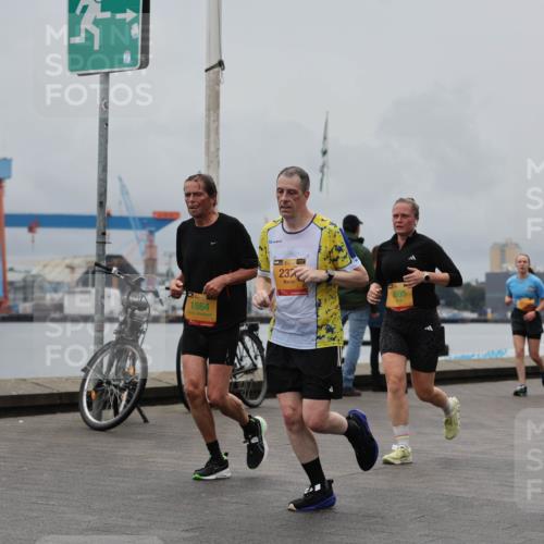 13.09.2026 - Kiel Lauf Andreas Tolksdorf http://msf.ph/oto/10465819 13.09.2026 12:06:45 Kiellinie 39, 1864, 23, 38, 4955, 4, 60 meine-sportfotos.de