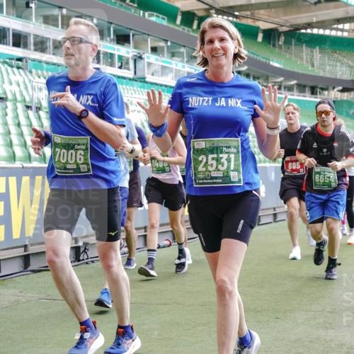 13.09.2026 - 21. swb-Marathon Bremen Michael Burmester http://msf.ph/oto/10465911 13.09.2026 13:13:18 Laufen im Stadion 118, 183, 270, 278, 349, 460, 514, 576, 600, 631, 695, 702, 843, 933, 950, 1005, 1143, 1226, 1286, 1334, 1408, 1426, 1596, 1641, 1991, 2005, 2035, 2079, 2264, 2336, 2375, 2377, 2387, 2398, 2412, 2439, 2457, 2461, 2478, 2505, 2521, 2540, 2612, 2665, 2673, 2684, 2693, 2765, 2773, 2792, 2815, 2816, 2850, 2860, 2884, 2895, 2921, 2963, 2966, 2972, 2975, 3016, 3111, 3143, 3155, 3209, 3253, 3277, 3293, 3304, 3308, 3313, 3378, 3434, 3653, 3661 meine-sportfotos.de