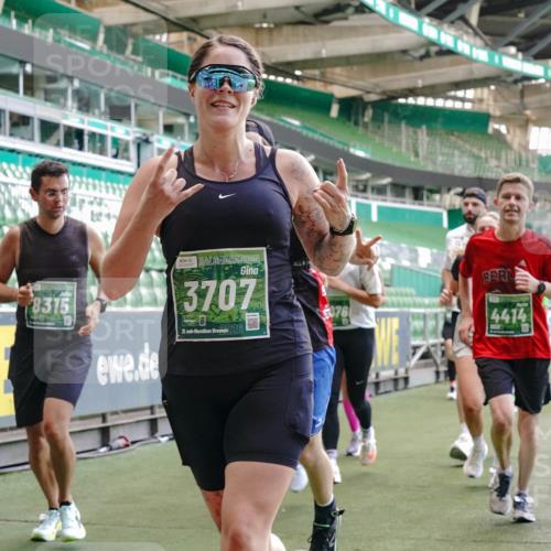 13.09.2026 - 21. swb-Marathon Bremen Michael Burmester http://msf.ph/oto/10466026 13.09.2026 13:13:20 Laufen im Stadion 118, 183, 270, 278, 349, 460, 514, 576, 600, 631, 695, 702, 933, 950, 1005, 1143, 1226, 1286, 1334, 1392, 1408, 1426, 1573, 1596, 1641, 1991, 2005, 2024, 2035, 2079, 2264, 2336, 2377, 2387, 2398, 2412, 2439, 2457, 2461, 2478, 2505, 2521, 2540, 2612, 2665, 2673, 2684, 2693, 2765, 2773, 2792, 2815, 2816, 2850, 2860, 2884, 2895, 2921, 2963, 2966, 2972, 2975, 3016, 3111, 3143, 3155, 3209, 3253, 3277, 3293, 3304, 3308, 3313, 3378, 3434, 3653, 3661 meine-sportfotos.de
