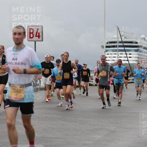 13.09.2026 - Kiel Lauf Andreas Tolksdorf http://msf.ph/oto/10466087 13.09.2026 12:06:56 Kiellinie 3206, 7342, 4, 2723, 3 meine-sportfotos.de