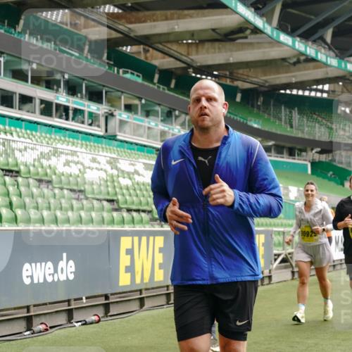 13.09.2026 - 21. swb-Marathon Bremen Michael Burmester http://msf.ph/oto/10466281 13.09.2026 10:35:37 Laufen im Stadion 10093, 10144, 10147, 10152, 10157, 10160, 10173, 10175, 10181, 10182, 10185, 10187, 10195, 10245, 10251, 10263, 10272, 10275, 10278, 10291, 10306, 10309, 10338, 10356, 10357, 10367, 10368, 10369, 10377, 10382, 10403, 10409, 10420, 10427, 10439, 10460, 10473, 10477, 10481, 10485, 10492, 10528, 10559, 10560, 10569, 10607, 10617, 10636, 10639, 10669, 10671, 10672, 10677, 10700, 10715, 10828, 10914, 10928, 11126, 11162, 11343, 11803, 11965, 10146, 10222 meine-sportfotos.de