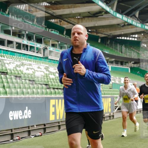 13.09.2026 - 21. swb-Marathon Bremen Michael Burmester http://msf.ph/oto/10466310 13.09.2026 10:35:37 Laufen im Stadion 10093, 10144, 10147, 10152, 10157, 10160, 10173, 10175, 10181, 10182, 10185, 10187, 10195, 10245, 10251, 10263, 10272, 10275, 10278, 10291, 10306, 10309, 10338, 10356, 10357, 10367, 10368, 10369, 10377, 10382, 10403, 10409, 10420, 10427, 10439, 10460, 10473, 10477, 10481, 10485, 10492, 10528, 10559, 10560, 10569, 10607, 10617, 10636, 10639, 10669, 10671, 10672, 10677, 10700, 10715, 10828, 10914, 10928, 11126, 11162, 11343, 11803, 11965, 10146, 10222 meine-sportfotos.de