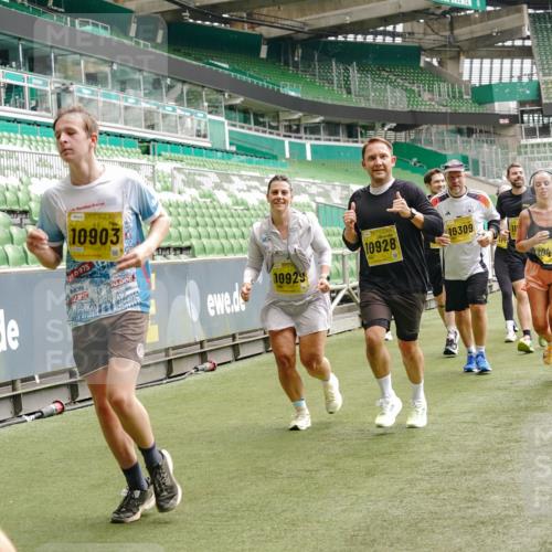 13.09.2026 - 21. swb-Marathon Bremen Michael Burmester http://msf.ph/oto/10466358 13.09.2026 10:35:38 Laufen im Stadion 10093, 10144, 10147, 10152, 10157, 10160, 10173, 10175, 10181, 10182, 10185, 10187, 10195, 10245, 10251, 10263, 10272, 10275, 10278, 10291, 10306, 10309, 10338, 10356, 10357, 10367, 10368, 10369, 10377, 10382, 10403, 10409, 10420, 10427, 10439, 10460, 10473, 10477, 10481, 10485, 10492, 10528, 10559, 10560, 10569, 10607, 10617, 10636, 10639, 10669, 10671, 10672, 10677, 10700, 10715, 10828, 10914, 10928, 11126, 11162, 11343, 11803, 11965, 10146, 10222 meine-sportfotos.de