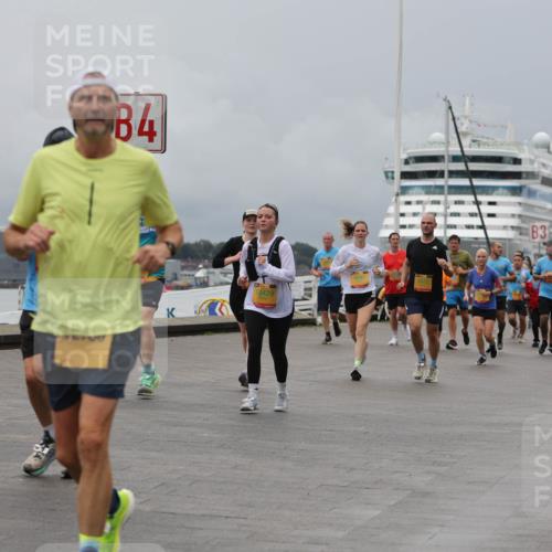 13.09.2026 - Kiel Lauf Andreas Tolksdorf http://msf.ph/oto/10466393 13.09.2026 12:07:09 Kiellinie 0973, 84, 10429, 3 meine-sportfotos.de