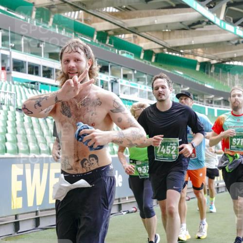 13.09.2026 - 21. swb-Marathon Bremen Michael Burmester http://msf.ph/oto/10466435 13.09.2026 13:13:26 Laufen im Stadion 118, 183, 270, 278, 349, 460, 514, 576, 600, 631, 695, 702, 933, 950, 1005, 1143, 1226, 1286, 1334, 1392, 1408, 1426, 1573, 1596, 1641, 1991, 2005, 2024, 2035, 2079, 2233, 2264, 2336, 2377, 2387, 2398, 2412, 2439, 2457, 2461, 2478, 2505, 2521, 2540, 2564, 2612, 2665, 2684, 2693, 2765, 2773, 2792, 2815, 2816, 2860, 2884, 2895, 2921, 2963, 2966, 2972, 2975, 3016, 3111, 3143, 3155, 3209, 3253, 3277, 3293, 3304, 3308, 3313, 3378, 3405, 3434, 3653, 3661 meine-sportfotos.de