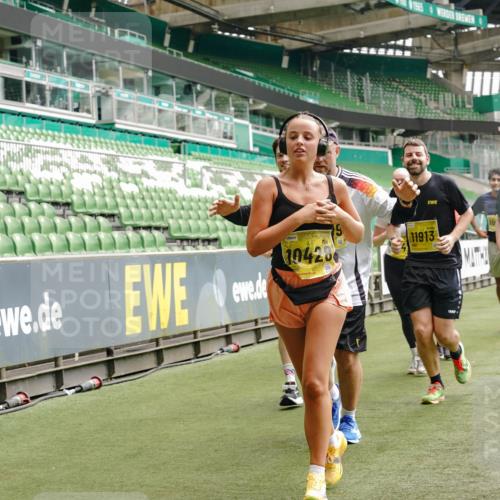 13.09.2026 - 21. swb-Marathon Bremen Michael Burmester http://msf.ph/oto/10466550 13.09.2026 10:35:40 Laufen im Stadion 10093, 10144, 10147, 10152, 10157, 10160, 10173, 10175, 10181, 10182, 10185, 10187, 10195, 10245, 10251, 10263, 10272, 10275, 10278, 10291, 10306, 10309, 10338, 10356, 10357, 10367, 10368, 10369, 10377, 10382, 10403, 10409, 10411, 10420, 10427, 10439, 10473, 10477, 10481, 10485, 10492, 10528, 10531, 10559, 10560, 10569, 10607, 10617, 10636, 10639, 10669, 10671, 10672, 10677, 10700, 10715, 10828, 10914, 10928, 11126, 11162, 11343, 11803, 11965, 10146, 10222 meine-sportfotos.de