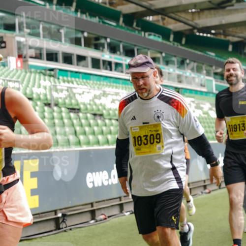 13.09.2026 - 21. swb-Marathon Bremen Michael Burmester http://msf.ph/oto/10466672 13.09.2026 10:35:42 Laufen im Stadion 10093, 10144, 10147, 10152, 10157, 10160, 10173, 10175, 10181, 10182, 10185, 10187, 10195, 10245, 10251, 10263, 10272, 10275, 10278, 10291, 10306, 10309, 10338, 10356, 10357, 10367, 10368, 10369, 10377, 10382, 10403, 10409, 10411, 10420, 10427, 10439, 10473, 10477, 10481, 10485, 10492, 10528, 10531, 10559, 10560, 10569, 10607, 10617, 10636, 10639, 10669, 10671, 10672, 10677, 10715, 10828, 10914, 10928, 11162, 11343, 11803, 11965, 10146, 10222 meine-sportfotos.de