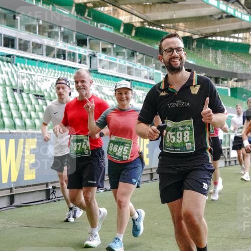 13.09.2026 - 21. swb-Marathon Bremen Michael Burmester http://msf.ph/oto/10466914 13.09.2026 13:13:32 Laufen im Stadion 118, 183, 270, 278, 349, 460, 514, 576, 600, 631, 695, 702, 768, 933, 950, 956, 1005, 1143, 1286, 1334, 1392, 1408, 1426, 1573, 1596, 1641, 1991, 2005, 2024, 2035, 2079, 2233, 2264, 2336, 2387, 2398, 2412, 2439, 2457, 2461, 2478, 2505, 2521, 2540, 2564, 2612, 2665, 2684, 2693, 2765, 2773, 2792, 2815, 2816, 2829, 2860, 2884, 2887, 2895, 2921, 2963, 2966, 2972, 2975, 3016, 3111, 3143, 3155, 3209, 3253, 3277, 3293, 3304, 3313, 3378, 3405, 3428, 3434, 3653, 3661 meine-sportfotos.de