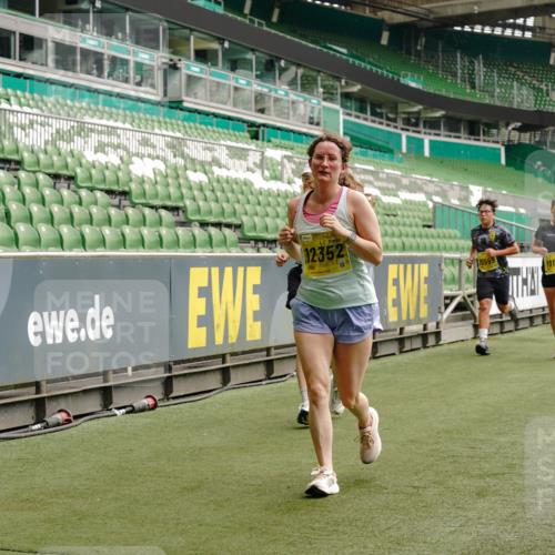 13.09.2026 - 21. swb-Marathon Bremen Michael Burmester http://msf.ph/oto/10466970 13.09.2026 10:35:47 Laufen im Stadion 10093, 10144, 10147, 10152, 10157, 10160, 10173, 10175, 10181, 10182, 10185, 10187, 10195, 10245, 10251, 10263, 10272, 10275, 10278, 10291, 10306, 10309, 10338, 10356, 10357, 10367, 10368, 10369, 10377, 10382, 10403, 10409, 10411, 10420, 10427, 10439, 10473, 10477, 10481, 10485, 10492, 10528, 10531, 10559, 10560, 10569, 10607, 10617, 10636, 10639, 10669, 10671, 10672, 10677, 10715, 10828, 10914, 10928, 11162, 11343, 11803, 11965, 10146, 10222 meine-sportfotos.de