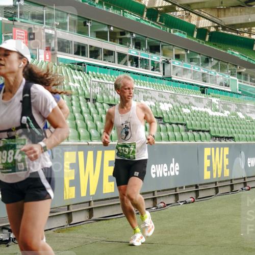 13.09.2026 - 21. swb-Marathon Bremen Michael Burmester http://msf.ph/oto/10467221 13.09.2026 12:57:10 Laufen im Stadion 307, 334, 411, 431, 465, 769, 776, 854, 857, 876, 909, 926, 948, 1010, 1130, 1191, 1199, 1254, 1535, 1601, 1750, 1752, 1809, 1881, 1900, 1972, 2001, 2040, 2046, 2051, 2075, 2122, 2260, 2324, 2371, 2402, 2423, 2473, 2493, 2535, 2604, 2634, 2640, 2671, 2761, 2812, 2903, 2904, 2948, 3051, 3078, 3119, 3182, 3202, 3290, 3319, 3348, 3411, 3450, 3458, 3508, 3514, 3634, 3685, 3690, 3760, 3813, 3866, 3939, 4101, 4135, 4171, 4316, 4319, 4455, 4479 meine-sportfotos.de