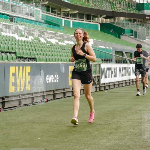 13.09.2026 - 21. swb-Marathon Bremen Michael Burmester http://msf.ph/oto/10467239 13.09.2026 12:57:12 Laufen im Stadion 307, 334, 411, 431, 465, 769, 776, 854, 857, 876, 909, 926, 948, 1010, 1130, 1191, 1199, 1254, 1535, 1601, 1750, 1752, 1809, 1881, 1900, 1972, 2001, 2040, 2046, 2051, 2075, 2122, 2260, 2324, 2371, 2402, 2423, 2473, 2493, 2535, 2634, 2640, 2671, 2761, 2812, 2903, 2904, 2948, 3051, 3078, 3119, 3182, 3202, 3290, 3319, 3348, 3411, 3450, 3458, 3508, 3514, 3634, 3685, 3690, 3760, 3813, 3866, 3939, 4101, 4135, 4171, 4316, 4319, 4455, 4479 meine-sportfotos.de