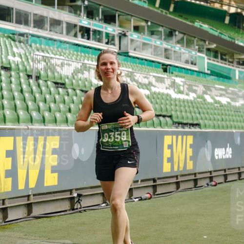 13.09.2026 - 21. swb-Marathon Bremen Michael Burmester http://msf.ph/oto/10467370 13.09.2026 12:57:13 Laufen im Stadion 307, 334, 411, 431, 465, 769, 776, 854, 857, 876, 909, 926, 948, 1010, 1130, 1191, 1199, 1254, 1535, 1601, 1750, 1752, 1809, 1881, 1900, 1972, 2001, 2040, 2046, 2051, 2075, 2122, 2260, 2324, 2371, 2397, 2402, 2423, 2473, 2493, 2535, 2634, 2640, 2671, 2761, 2812, 2903, 2904, 2948, 3051, 3078, 3119, 3182, 3202, 3290, 3319, 3348, 3411, 3450, 3458, 3508, 3514, 3634, 3685, 3690, 3695, 3760, 3813, 3866, 3939, 4101, 4135, 4171, 4316, 4319, 4455, 4479 meine-sportfotos.de