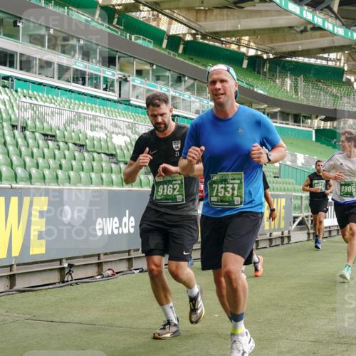 13.09.2026 - 21. swb-Marathon Bremen Michael Burmester http://msf.ph/oto/10467657 13.09.2026 12:57:20 Laufen im Stadion 307, 334, 431, 465, 769, 776, 789, 790, 857, 876, 909, 926, 948, 1010, 1130, 1191, 1199, 1254, 1535, 1601, 1750, 1752, 1809, 1881, 1900, 1972, 2001, 2040, 2046, 2051, 2075, 2260, 2324, 2371, 2397, 2402, 2423, 2473, 2493, 2535, 2634, 2640, 2671, 2761, 2812, 2903, 2904, 2948, 3051, 3078, 3119, 3138, 3182, 3186, 3202, 3290, 3319, 3348, 3411, 3450, 3458, 3508, 3514, 3534, 3634, 3655, 3685, 3690, 3695, 3760, 3813, 3866, 3939, 4101, 4171, 4316, 4319, 4455, 4479 meine-sportfotos.de