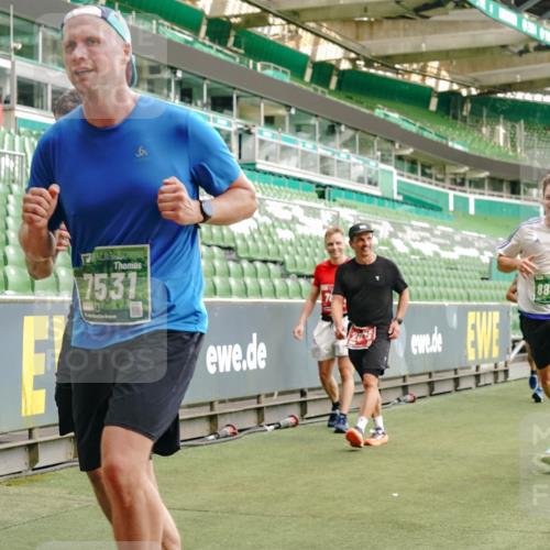 13.09.2026 - 21. swb-Marathon Bremen Michael Burmester http://msf.ph/oto/10467701 13.09.2026 12:57:21 Laufen im Stadion 307, 334, 431, 465, 769, 776, 789, 790, 857, 876, 909, 926, 948, 1010, 1119, 1130, 1191, 1199, 1254, 1535, 1601, 1750, 1752, 1809, 1881, 1900, 1972, 2001, 2040, 2046, 2051, 2075, 2260, 2324, 2371, 2397, 2402, 2423, 2473, 2493, 2535, 2634, 2640, 2671, 2761, 2812, 2903, 2904, 2948, 3051, 3078, 3119, 3138, 3182, 3186, 3202, 3290, 3319, 3348, 3411, 3450, 3458, 3508, 3514, 3534, 3634, 3655, 3685, 3690, 3695, 3760, 3813, 3866, 3939, 4101, 4171, 4316, 4319, 4455, 4479 meine-sportfotos.de