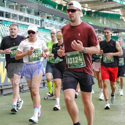 13.09.2026 - 21. swb-Marathon Bremen Michael Burmester http://msf.ph/oto/10467933 13.09.2026 13:13:42 Laufen im Stadion 118, 183, 270, 278, 349, 460, 514, 576, 600, 631, 695, 702, 768, 933, 950, 956, 1005, 1143, 1286, 1334, 1392, 1408, 1426, 1573, 1596, 1641, 1818, 1819, 1991, 2005, 2024, 2035, 2079, 2233, 2264, 2387, 2412, 2439, 2457, 2461, 2478, 2505, 2521, 2540, 2564, 2612, 2665, 2684, 2693, 2765, 2773, 2792, 2815, 2816, 2829, 2860, 2884, 2887, 2895, 2921, 2963, 2966, 2972, 2975, 3016, 3111, 3155, 3209, 3253, 3277, 3293, 3304, 3313, 3378, 3405, 3428, 3434, 3653, 3661 meine-sportfotos.de