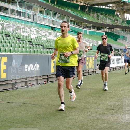 13.09.2026 - 21. swb-Marathon Bremen Michael Burmester http://msf.ph/oto/10467963 13.09.2026 12:57:29 Laufen im Stadion 141, 307, 334, 431, 511, 672, 769, 776, 789, 790, 857, 876, 909, 926, 948, 1010, 1119, 1130, 1191, 1199, 1254, 1535, 1601, 1647, 1752, 1809, 1881, 1900, 1933, 1972, 2001, 2040, 2046, 2051, 2075, 2324, 2371, 2397, 2402, 2423, 2473, 2493, 2535, 2634, 2640, 2671, 2761, 2812, 2903, 2904, 2948, 3051, 3078, 3119, 3138, 3148, 3182, 3186, 3202, 3290, 3319, 3338, 3348, 3450, 3458, 3514, 3534, 3634, 3655, 3685, 3690, 3695, 3760, 3813, 3866, 3933, 3939, 4101, 4171, 4316, 4319, 4455 meine-sportfotos.de
