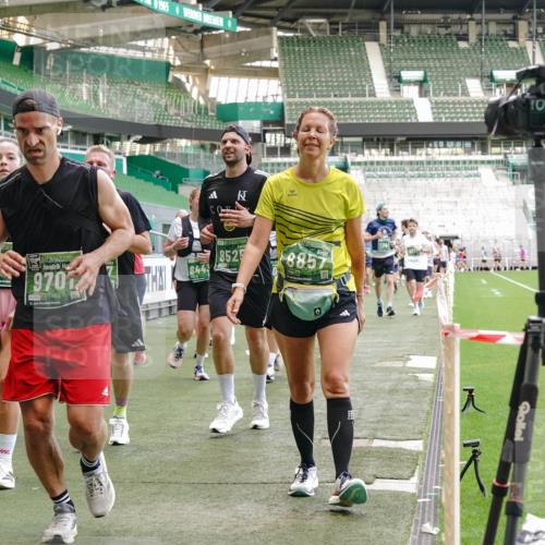 13.09.2026 - 21. swb-Marathon Bremen Michael Burmester http://msf.ph/oto/10467980 13.09.2026 13:13:43 Laufen im Stadion 118, 183, 270, 278, 349, 460, 514, 576, 600, 631, 695, 702, 768, 933, 950, 956, 1005, 1143, 1286, 1334, 1392, 1408, 1426, 1573, 1596, 1641, 1818, 1819, 1991, 2005, 2024, 2035, 2079, 2233, 2264, 2387, 2412, 2439, 2457, 2461, 2478, 2505, 2521, 2540, 2564, 2612, 2665, 2684, 2693, 2765, 2773, 2792, 2815, 2816, 2829, 2860, 2884, 2887, 2895, 2921, 2963, 2966, 2972, 2975, 3016, 3111, 3155, 3209, 3253, 3277, 3293, 3304, 3313, 3378, 3405, 3428, 3434, 3653, 3661 meine-sportfotos.de