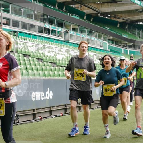 13.09.2026 - 21. swb-Marathon Bremen Michael Burmester http://msf.ph/oto/10468017 13.09.2026 10:36:00 Laufen im Stadion 10093, 10144, 10147, 10152, 10153, 10154, 10157, 10160, 10173, 10175, 10181, 10182, 10185, 10187, 10195, 10198, 10245, 10251, 10257, 10263, 10272, 10275, 10278, 10291, 10296, 10306, 10309, 10338, 10357, 10367, 10368, 10369, 10377, 10382, 10390, 10403, 10409, 10411, 10420, 10427, 10429, 10439, 10473, 10477, 10481, 10485, 10492, 10528, 10531, 10559, 10560, 10569, 10607, 10617, 10633, 10636, 10639, 10671, 10672, 10677, 10715, 10928, 11803, 11965, 10146, 10222 meine-sportfotos.de
