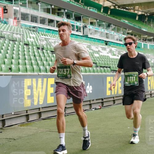 13.09.2026 - 21. swb-Marathon Bremen Michael Burmester http://msf.ph/oto/10468045 13.09.2026 12:57:31 Laufen im Stadion 141, 307, 334, 431, 511, 672, 769, 776, 789, 790, 857, 876, 909, 926, 948, 1010, 1119, 1130, 1191, 1199, 1254, 1535, 1601, 1647, 1752, 1809, 1881, 1900, 1933, 1972, 2001, 2040, 2046, 2051, 2075, 2324, 2371, 2397, 2402, 2423, 2473, 2493, 2535, 2634, 2640, 2671, 2761, 2812, 2903, 2904, 2948, 3051, 3078, 3119, 3138, 3148, 3182, 3186, 3202, 3290, 3319, 3338, 3348, 3450, 3458, 3514, 3534, 3634, 3655, 3685, 3690, 3695, 3760, 3813, 3866, 3933, 3939, 4101, 4171, 4316, 4319, 4455 meine-sportfotos.de