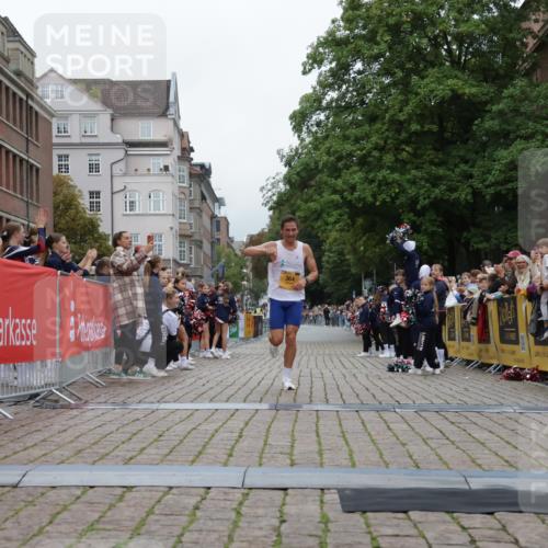 13.09.2026 - Kiel Lauf Yannick Fuchs http://msf.ph/oto/10468095 13.09.2026 10:17:53 Ziel 11389, 364, 364 meine-sportfotos.de