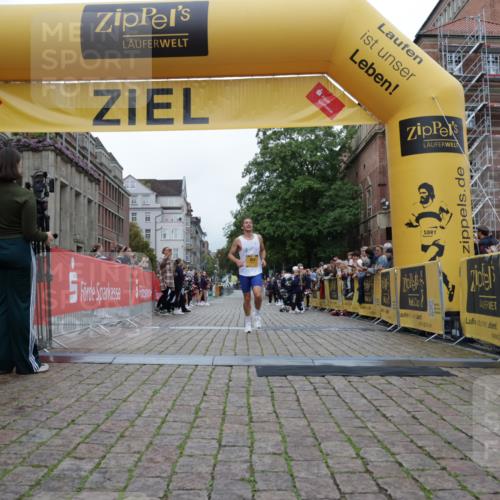 13.09.2026 - Kiel Lauf Yannick Fuchs http://msf.ph/oto/10468125 13.09.2026 10:17:54 Ziel 11389, 364, 364 meine-sportfotos.de