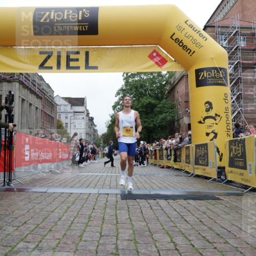 13.09.2026 - Kiel Lauf Yannick Fuchs http://msf.ph/oto/10468170 13.09.2026 10:17:55 Ziel 11389, 364 meine-sportfotos.de