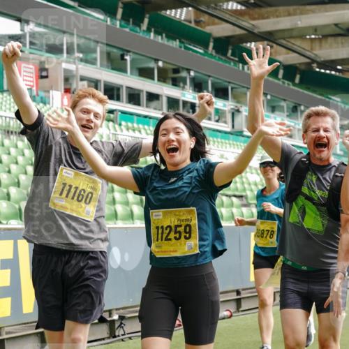 13.09.2026 - 21. swb-Marathon Bremen Michael Burmester http://msf.ph/oto/10468220 13.09.2026 10:36:01 Laufen im Stadion 10093, 10144, 10147, 10152, 10153, 10154, 10157, 10160, 10173, 10175, 10181, 10182, 10185, 10187, 10195, 10198, 10245, 10251, 10257, 10263, 10272, 10275, 10278, 10291, 10296, 10306, 10309, 10338, 10357, 10367, 10368, 10369, 10377, 10382, 10390, 10403, 10409, 10411, 10420, 10427, 10429, 10439, 10473, 10477, 10481, 10485, 10492, 10528, 10531, 10559, 10560, 10569, 10607, 10617, 10633, 10636, 10639, 10671, 10672, 10677, 10715, 10928, 11965, 10146, 10222 meine-sportfotos.de
