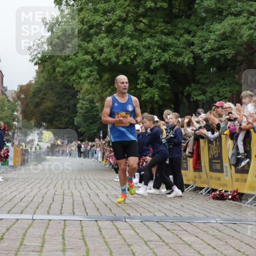 13.09.2026 - Kiel Lauf Yannick Fuchs http://msf.ph/oto/10468323 13.09.2026 10:18:24 Ziel 6604, 11389, 11389 meine-sportfotos.de