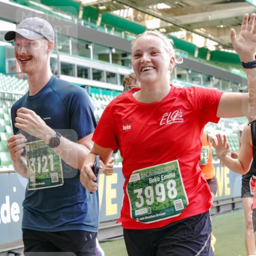 13.09.2026 - 21. swb-Marathon Bremen Michael Burmester http://msf.ph/oto/10468428 13.09.2026 13:13:48 Laufen im Stadion 118, 183, 270, 278, 349, 460, 514, 576, 600, 631, 695, 702, 768, 933, 950, 956, 1005, 1008, 1143, 1286, 1334, 1392, 1408, 1426, 1573, 1596, 1641, 1818, 1819, 1991, 2005, 2024, 2035, 2079, 2233, 2264, 2314, 2387, 2412, 2439, 2457, 2461, 2478, 2505, 2521, 2540, 2564, 2612, 2665, 2684, 2693, 2765, 2773, 2792, 2815, 2816, 2829, 2838, 2860, 2884, 2887, 2895, 2921, 2963, 2966, 2972, 2975, 2978, 3016, 3111, 3155, 3209, 3253, 3277, 3293, 3304, 3313, 3378, 3405, 3428, 3434, 3653, 3661 meine-sportfotos.de