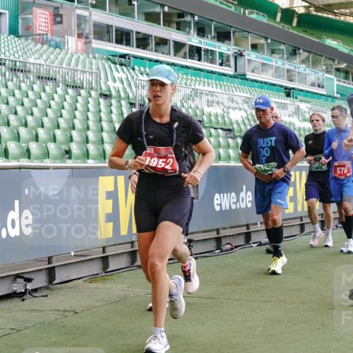 13.09.2026 - 21. swb-Marathon Bremen Michael Burmester http://msf.ph/oto/10468561 13.09.2026 13:13:50 Laufen im Stadion 118, 183, 270, 278, 349, 460, 514, 576, 600, 631, 695, 702, 768, 933, 950, 956, 1005, 1008, 1143, 1286, 1334, 1392, 1408, 1426, 1573, 1596, 1641, 1818, 1819, 1991, 2005, 2024, 2035, 2079, 2233, 2264, 2314, 2387, 2412, 2439, 2457, 2461, 2478, 2505, 2521, 2540, 2564, 2612, 2665, 2684, 2693, 2765, 2773, 2792, 2815, 2816, 2829, 2838, 2860, 2884, 2887, 2895, 2921, 2963, 2966, 2972, 2975, 2978, 3016, 3111, 3155, 3209, 3253, 3277, 3293, 3304, 3313, 3378, 3405, 3428, 3434, 3653, 3661 meine-sportfotos.de