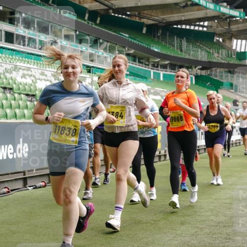 13.09.2026 - 21. swb-Marathon Bremen Michael Burmester http://msf.ph/oto/10468651 13.09.2026 10:36:07 Laufen im Stadion 10092, 10093, 10144, 10152, 10153, 10154, 10157, 10160, 10173, 10175, 10181, 10182, 10185, 10187, 10195, 10198, 10237, 10245, 10251, 10257, 10263, 10272, 10275, 10278, 10291, 10296, 10306, 10309, 10338, 10357, 10377, 10382, 10390, 10403, 10409, 10411, 10420, 10427, 10429, 10439, 10473, 10477, 10481, 10485, 10492, 10497, 10500, 10528, 10531, 10559, 10560, 10569, 10607, 10613, 10617, 10633, 10636, 10647, 10648, 10671, 10672, 10677, 10715, 10928 meine-sportfotos.de